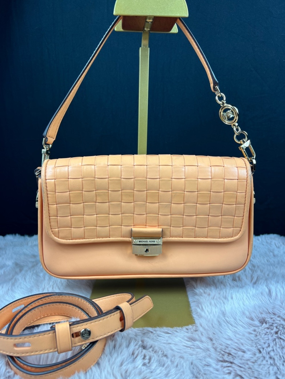 MICHAEL KORS Bradshaw Woven Leather Convertible Shoulder Bag - Cantaloupe